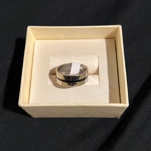 STAINLESS STEEL SILVER TONE WITH BLACK STRIPE RING SIZE 17= size 6 US